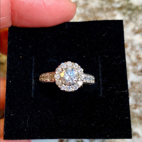 14K white gold beautiful 2.2 ct diamond ring!  💍 - Picture 4 of 7